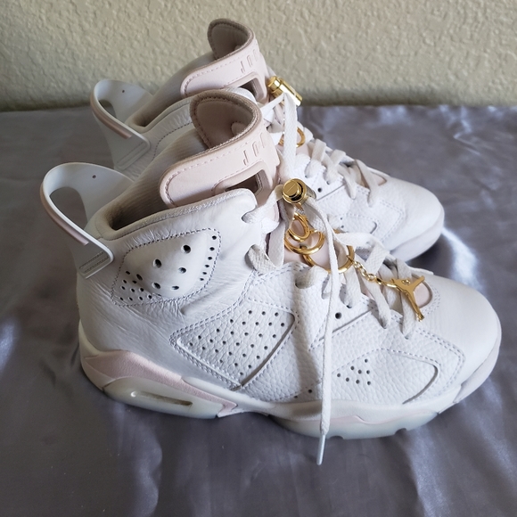 Jordan Womens Retro 6 Charm Ring Sneakers Shoes 5.5 Hard To Find!! - Picture 7 of 16